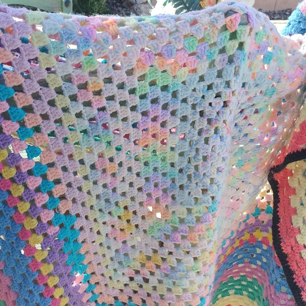 Handmade blanket - Picture 2 of 3